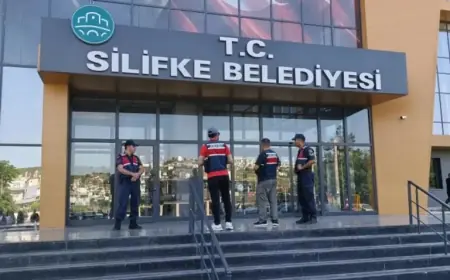 CHP'li Silifke Belediyesi'ne operasyon: Belediye Başkanı dahil çok sayıda gözaltı