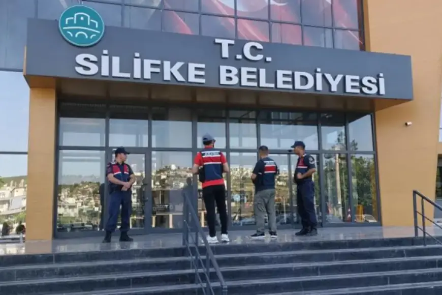 CHP'li Silifke Belediyesi'ne operasyon: Belediye Başkanı dahil çok sayıda gözaltı
