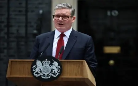 İngiltere'de hükümet krizi. Starmer istifa edecek