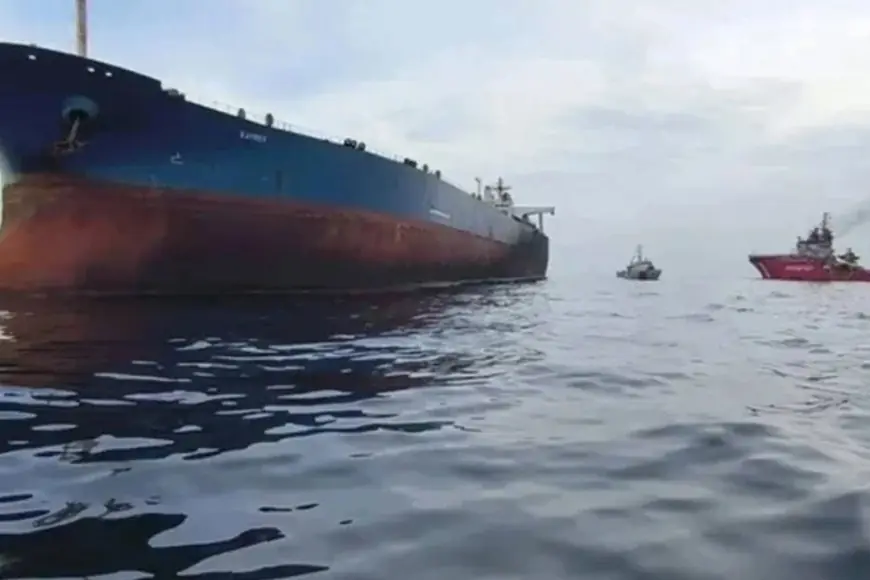 Karadeniz'de bir gemiye dron isabet etti: Yaralılar var
