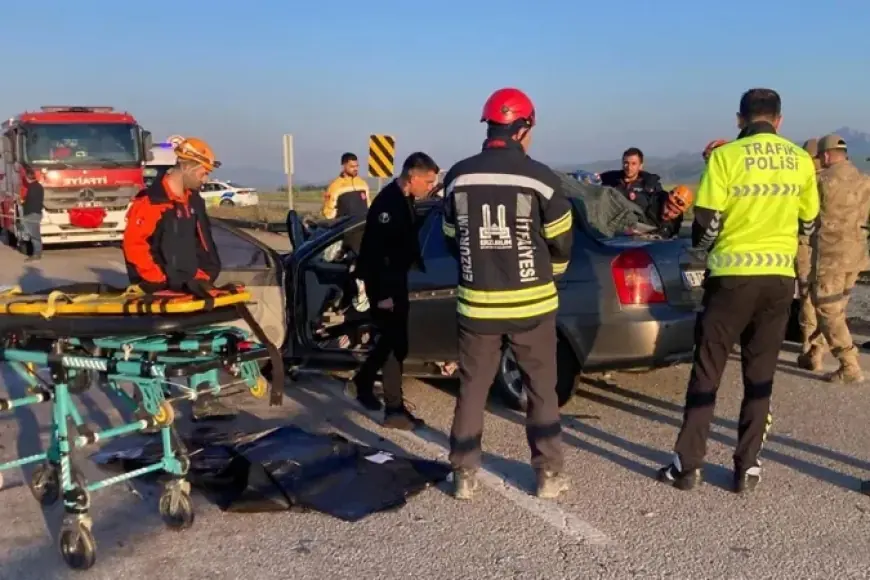 Erzurum'da feci kaza! Otomobil kamyonete çarptı: 3 ölü, 3 yaralı
