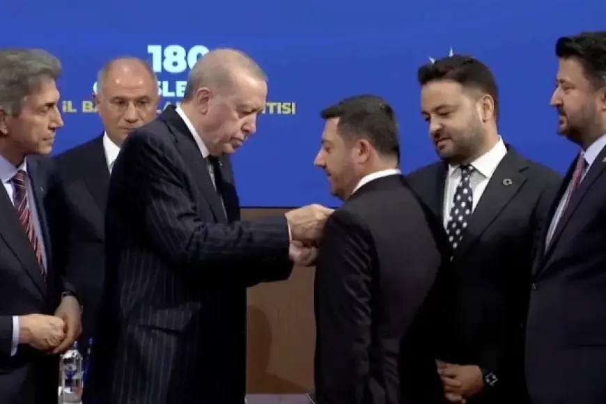 Üç belediye başkanı AK Parti'ye geçti