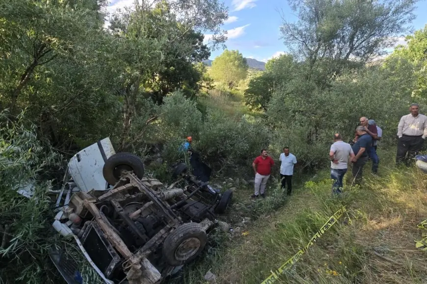 Bingöl'de kamyonet uçuruma yuvarlandı: 3 ölü, 2 yaralı