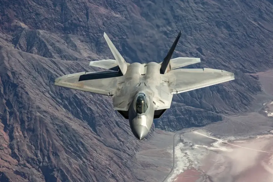 ABD, F-22 hayalet savaş uçaklarını İsrail'den çekti