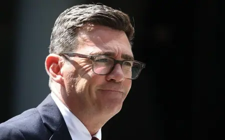 Andy Burnham İngiltere Başbakanı oldu