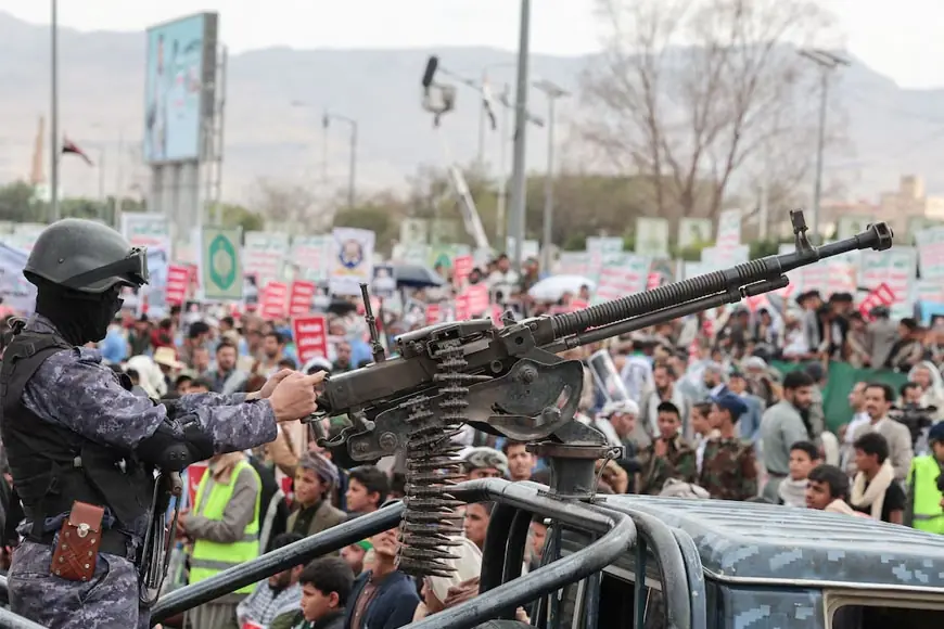 Yemen ordusu Husilerin füze ve İHA üslerini vurdu