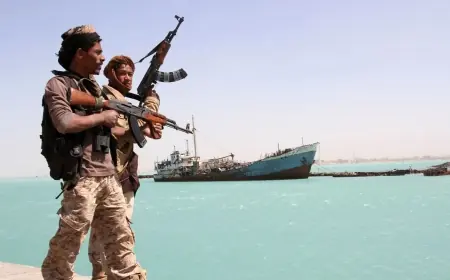 Hûsiyan Tengava Babûl-Mendebê bi temamî li ber keştiyên Siûdî girt