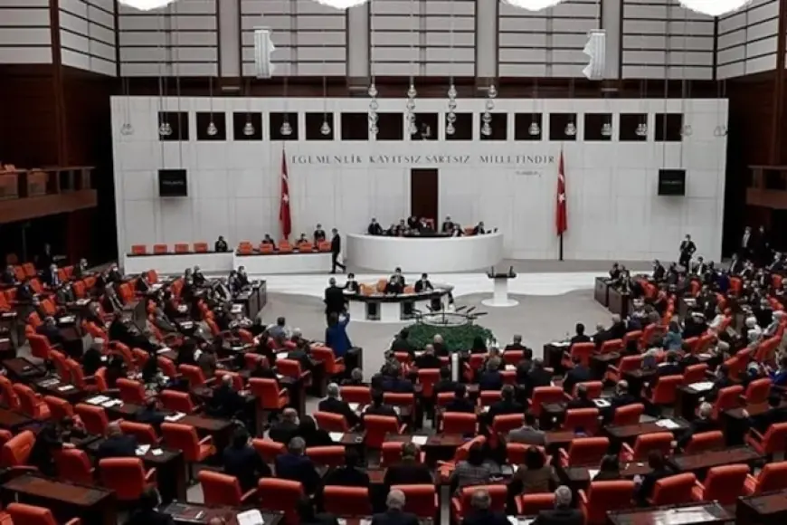 Siyasette yeni oluşum: İki parti birleşiyor