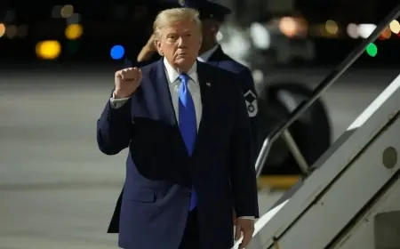Trump: Hürmüz Boğazı açılmazsa İran'a çok sert vuracağız