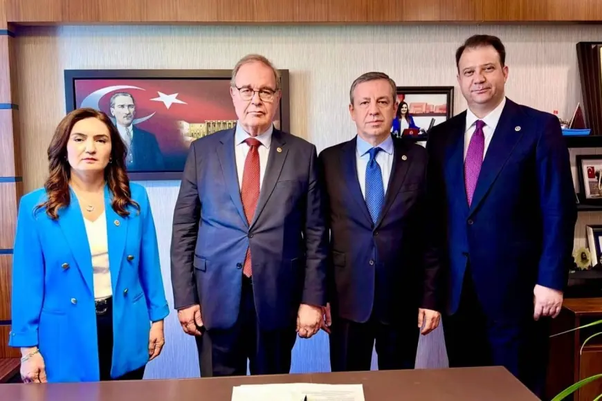 CHP 'çerçeve yasa' teklifini imzaladı