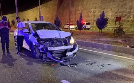 Batman’da iki otomobil tünel girişinde çarpıştı: 12 yaralı