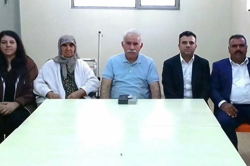 Öcalan’ın ailesi ile çektirdiği fotoğrafı paylaşıldı