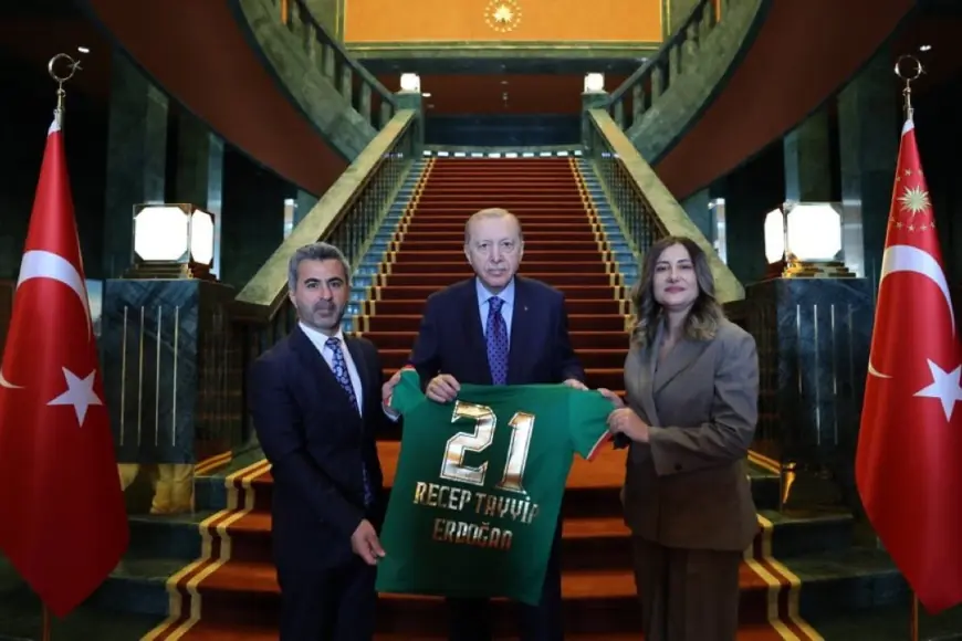 Erdoğan’a Amedspor forması...