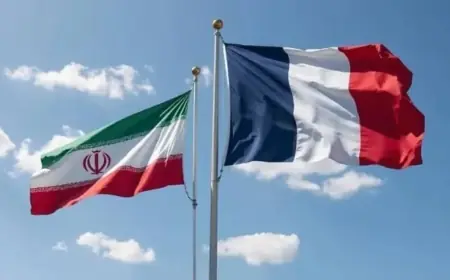 İran iki Fransız diplomatı gözaltına aldı