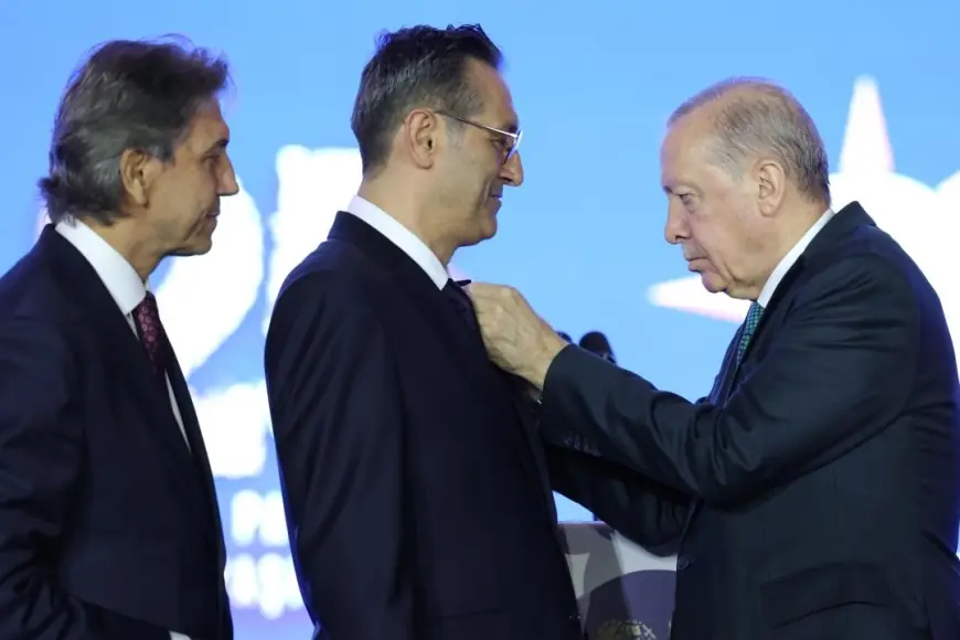 3 milletvekili ve 7 belediye başkanı AK Parti’ye katıldı
