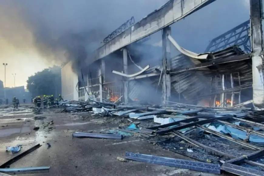 Rusya Ukrayna'da AVM vurdu: 16 ölü, 130'dan fazla yaralı