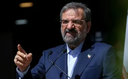 İran'dan komşu ülkelere tehdit: Düşman sayarız