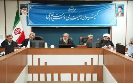 İran meclis komisyonu, Hürmüz Boğazı’ndaki gemilerden ücret alınmasını onayladı