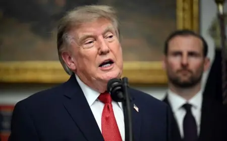 Trump: “İran tamamen çöküyor
