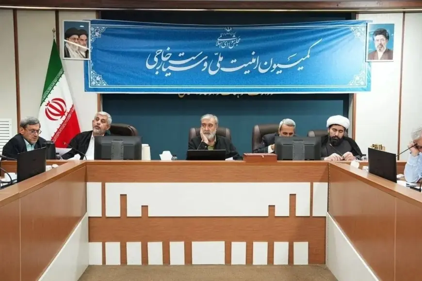 İran meclis komisyonu, Hürmüz Boğazı’ndaki gemilerden ücret alınmasını onayladı