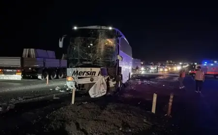 Urfa'da iki yolcu otobüsü çarpıştı: 13 yaralı