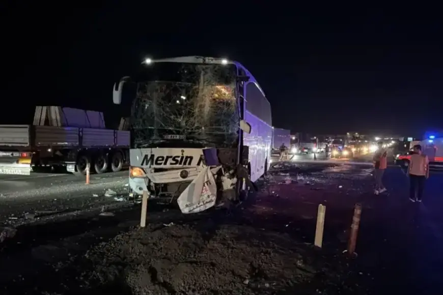 Urfa'da iki yolcu otobüsü çarpıştı: 13 yaralı