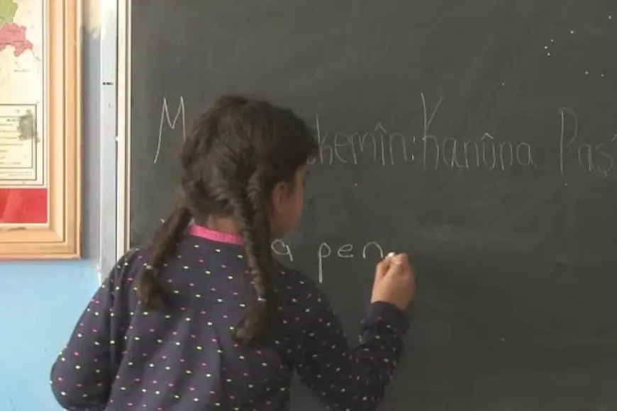 Suriye Eğitim Bakanlığı’ndan Kürtçe eğitim kararı