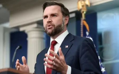 JD Vance: İran konusunda olabilecek "tüm seçenekler" masada