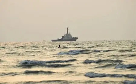 ABD Hürmüz'de İran'a ait bir tankeri vurdu