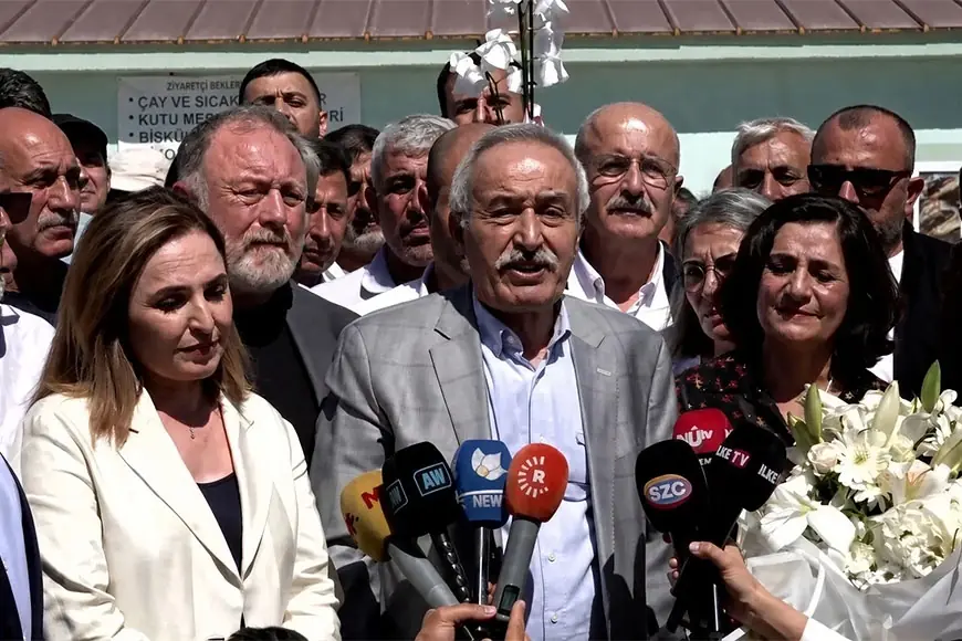 Mızraklı: Türkiye kritik bir ayrım noktasında