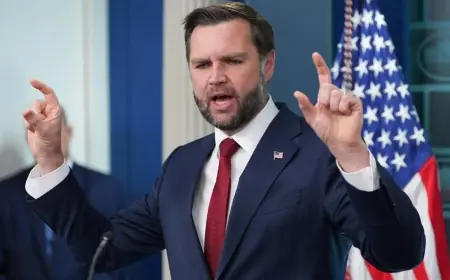 JD Vance: İran savaşı iki ay içinde 'tamamen farklı bir aşamaya' girecek