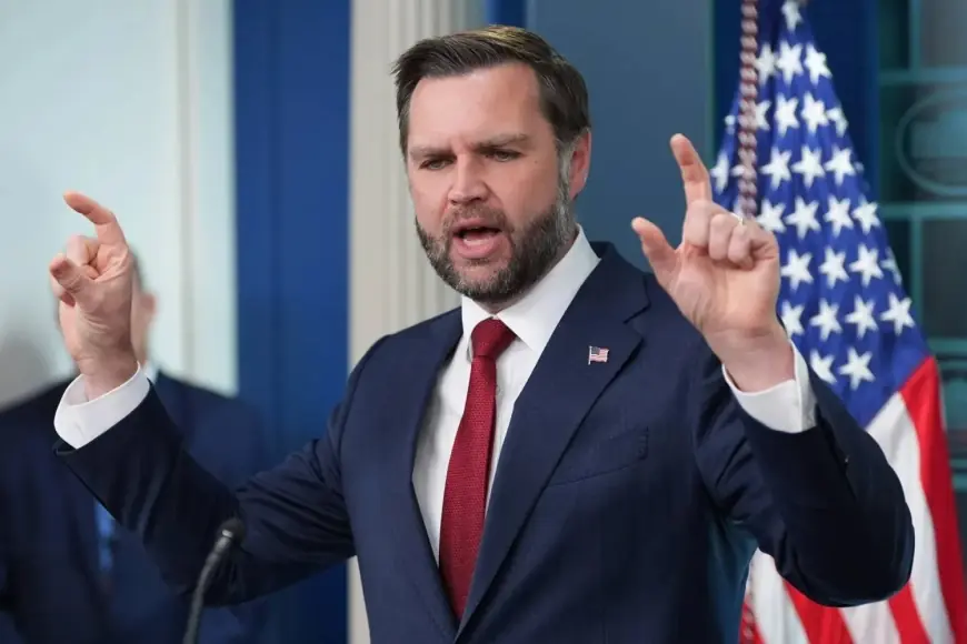 JD Vance: İran savaşı iki ay içinde 'tamamen farklı bir aşamaya' girecek