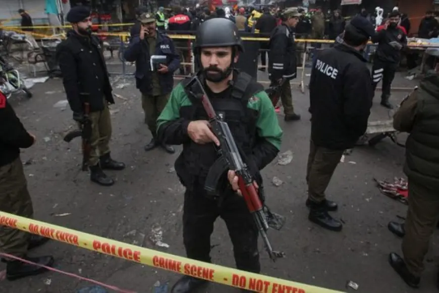 Pakistan'da cami yakınındaki patlamada 15 kişi öldü, 50'den fazla kişi yaralandı