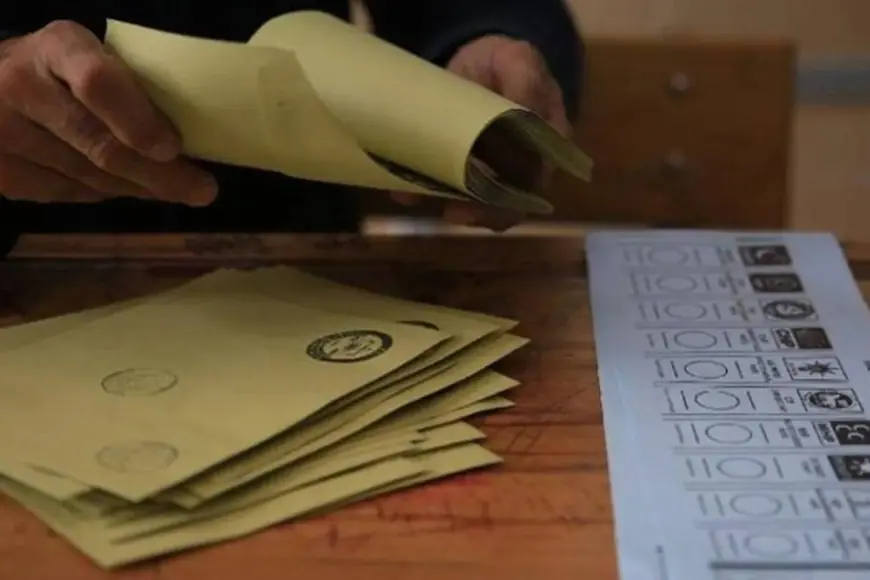 Ağustos ayındaki 11 anketin ortalaması açıklandı: Partilerin oy oranları nasıl değişti?