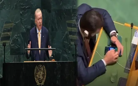 Erdoğan konuşurken Şara Instagram’da gezindi
