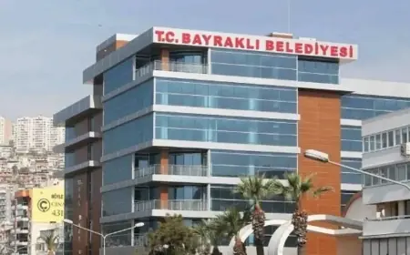 İzmir'de Bayraklı Belediyesi'ne operasyon: 45 kişi gözaltına alındı