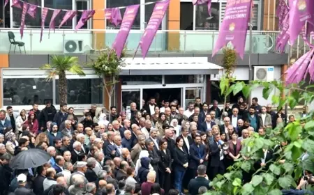 Diyarbakır’da Belediye binasına saldırı girişimi