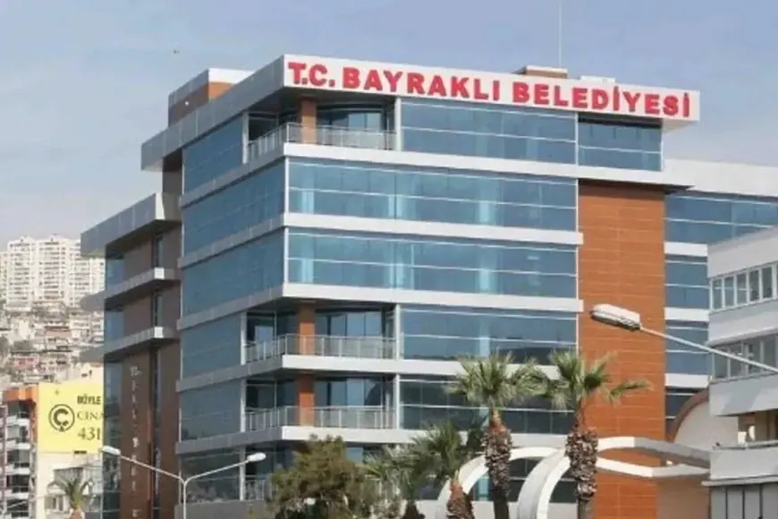 İzmir'de Bayraklı Belediyesi'ne operasyon: 45 kişi gözaltına alındı