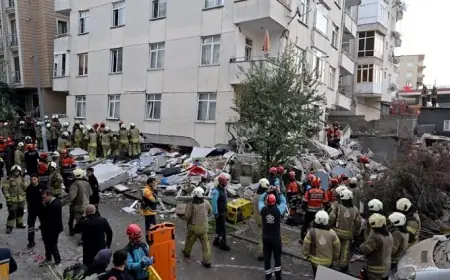 İstanbul'da 7 katlı bina kısmen çöktü: iki kişi hayatını kaybetti