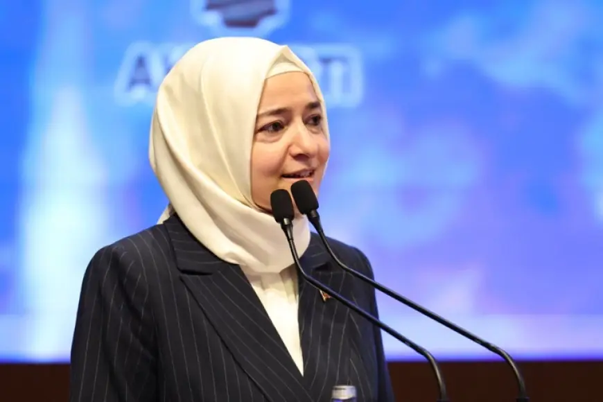 Eski Bakan Fatma Betül Sayan Kaya, AK Parti'den ihraç edildi