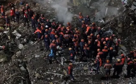 İstanbul'da çöken binada can kaybı 5'e yükseldi