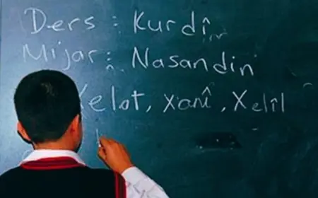 Mustafa Uzun: Kürt dili Farsçanın bir lehçesi mi yoksa kendi başına bağımsız bir dil mi?