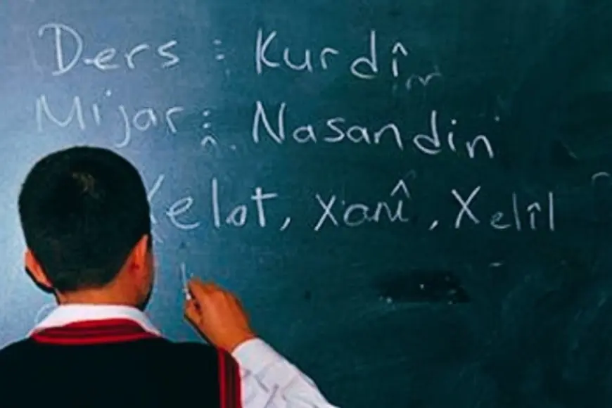 Mustafa Uzun: Kürt dili Farsçanın bir lehçesi mi yoksa kendi başına bağımsız bir dil mi?