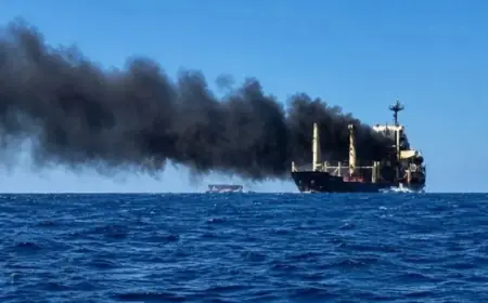 İran: Hürmüz Boğazı'nda petrol tankeri mayına çarptı