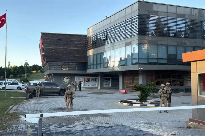 Adana'da Çukurova Belediyesi'ne operasyon: 44 gözaltı