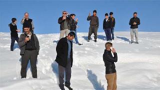 Ji bo axaftina ser têlefonê derdikevin 'serê gir'