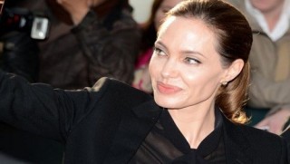  Angelina Jolie li dijî biryara Trump sekinî 
