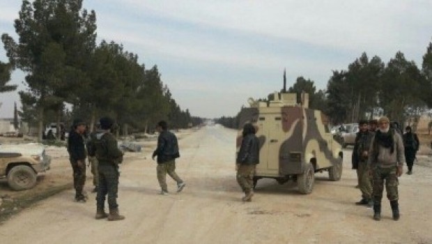 Şer û pêvçûn di navbera leşkerên Tİrkiyê û çekdarên DAİŞ ê derket : 5 koştî û birîndar 
