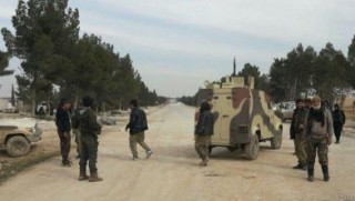 Şer û pêvçûn di navbera leşkerên Tİrkiyê û çekdarên DAİŞ ê derket : 5 koştî û birîndar 