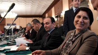 Baydemir: Bila Rûsya beşdarbûna kurdan di konferansên Sûriyeyê de misoger bike